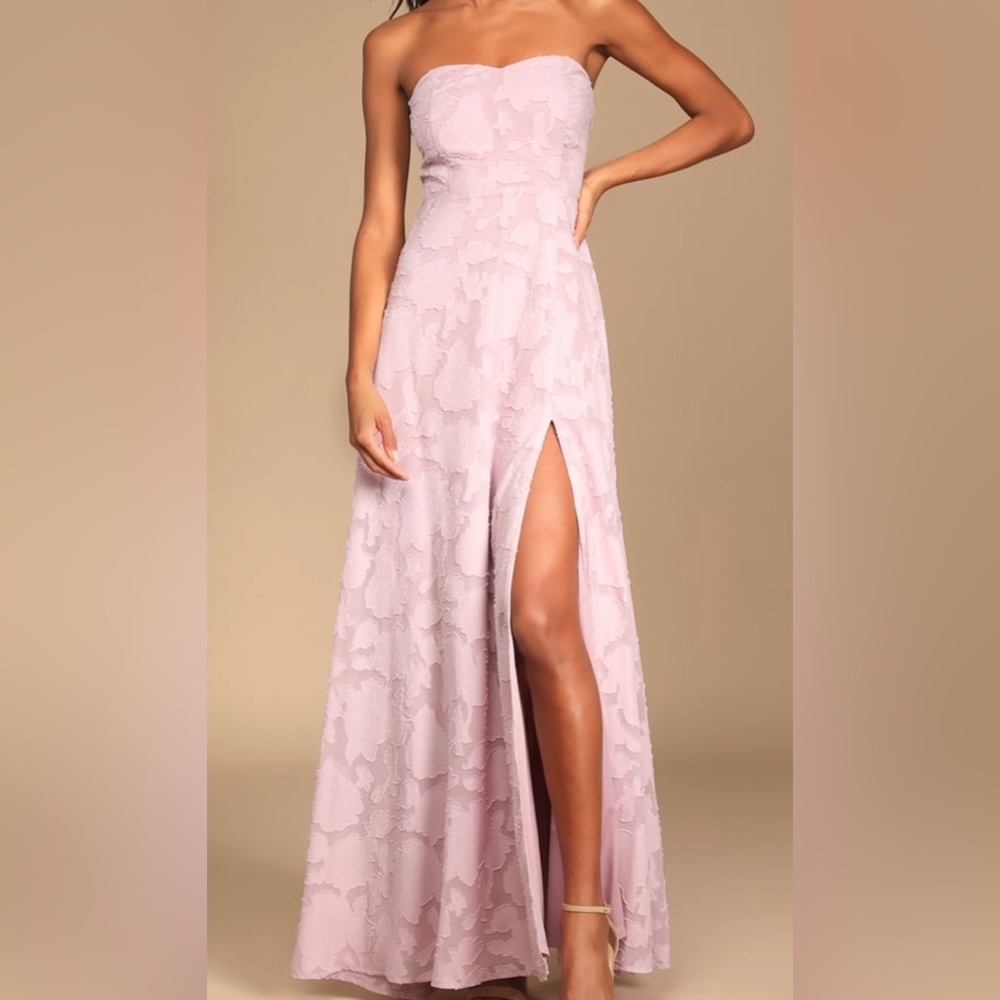 Garden of Romance Light Pink Floral
Burnout Strapless Maxi Dress. Size Medium